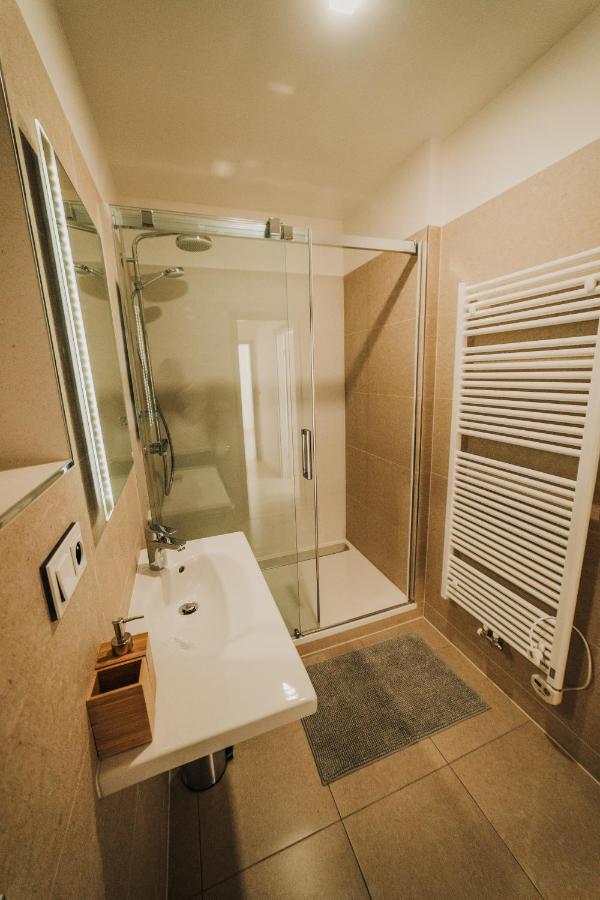 New Equipped Apartment In The City Center Plzen Ngoại thất bức ảnh